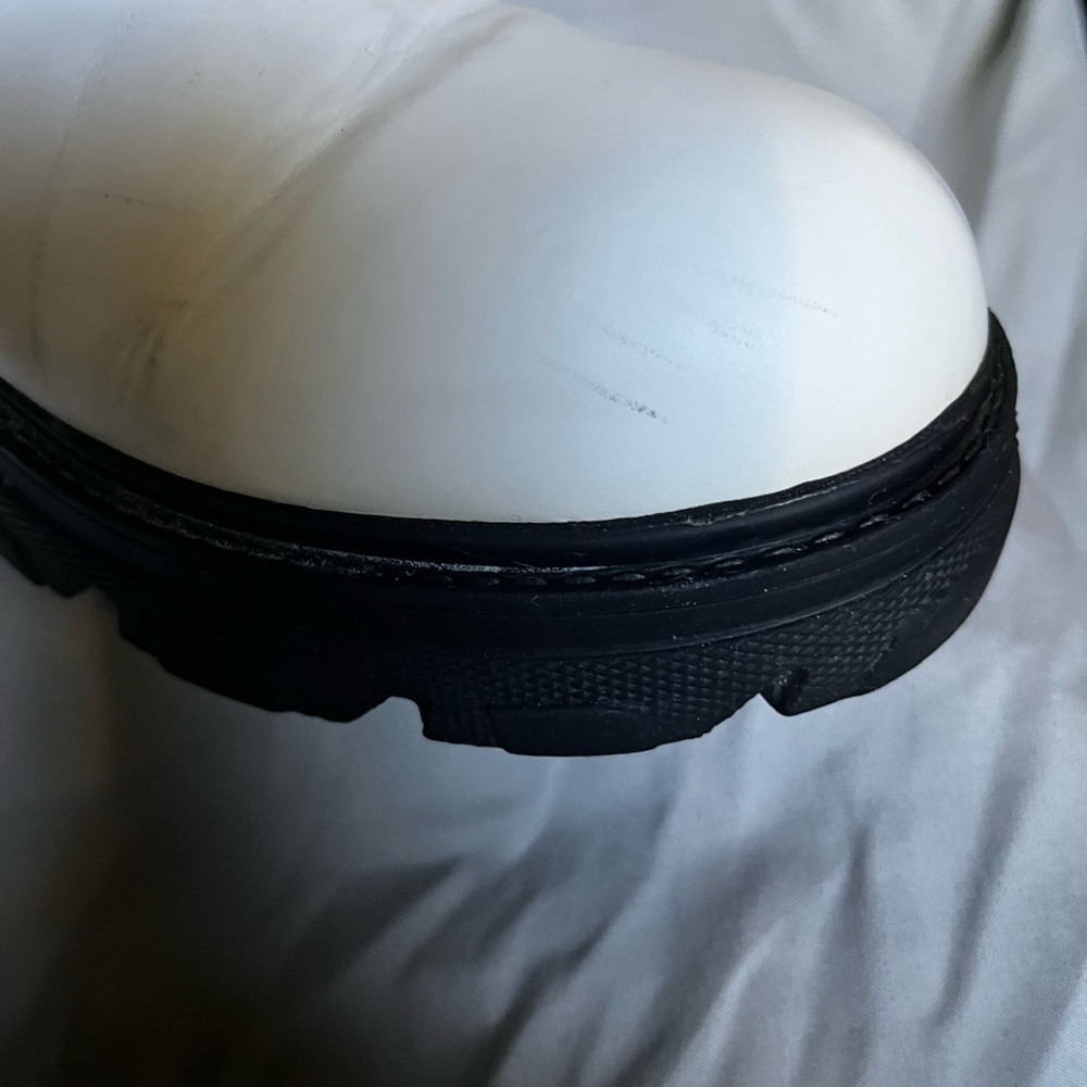 CLOVER~CUSHIONAIRE~WHITE/BLACK~ANKLE BOOTS~8.5 - Picture 9 of 13